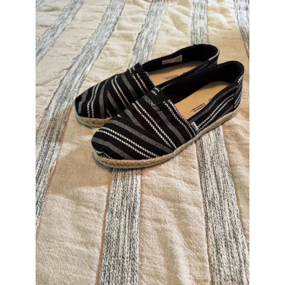 TOMS Alpargata Black White Striped Rope Espadrille Slip On Flats Womens 6.5